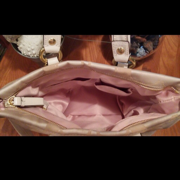 COACH Beautiful Large cream & gold handbag - Picture 3 of 4